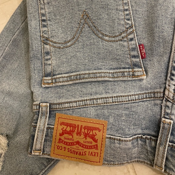 Levi’s Straight Leg Jeans - Picture 2 of 6